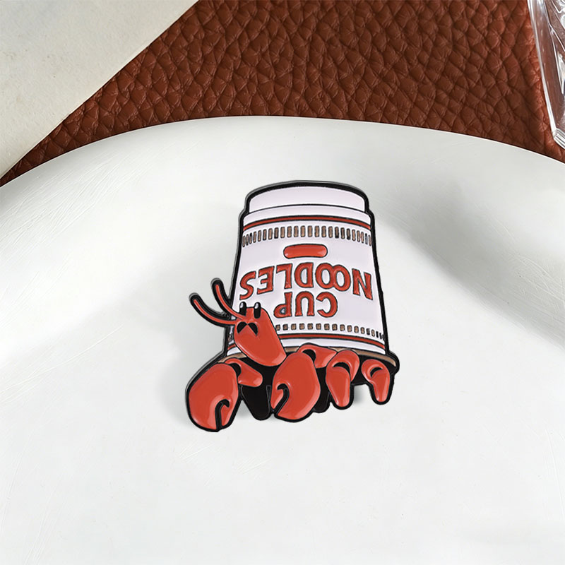 Lobster Cup Noodles Enamel Pin - Zinc Food Snacks recension och pris